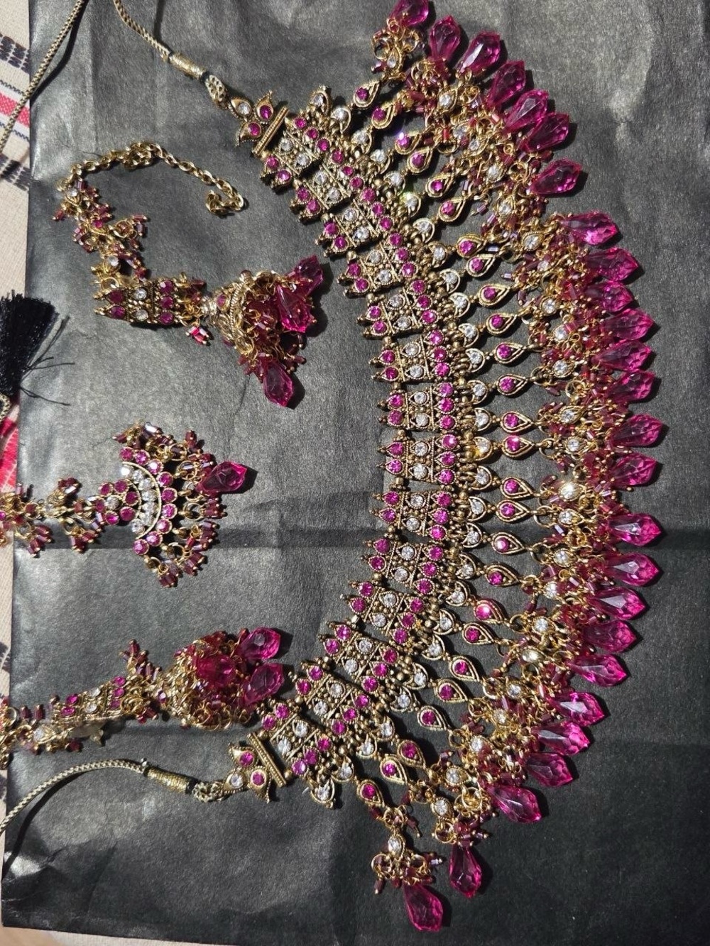 Gold-Tone Necklace Set with Fuchsia Stones